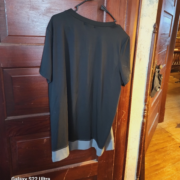 Top - Picture 2 of 3